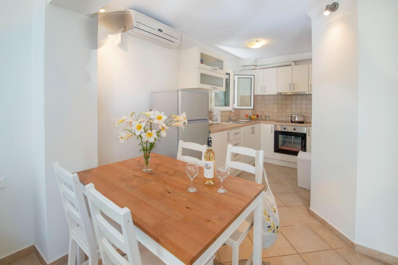 Doras House Apartment Gaios Luaran gambar